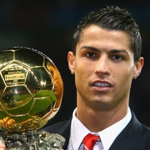 kaiyun-巴黎高歌猛进，曼城暗流涌动，五连胜领跑与主帅危机的冰火两重天，冰与火之歌，巴黎五连胜高歌猛进，曼城主帅危机暗流涌动