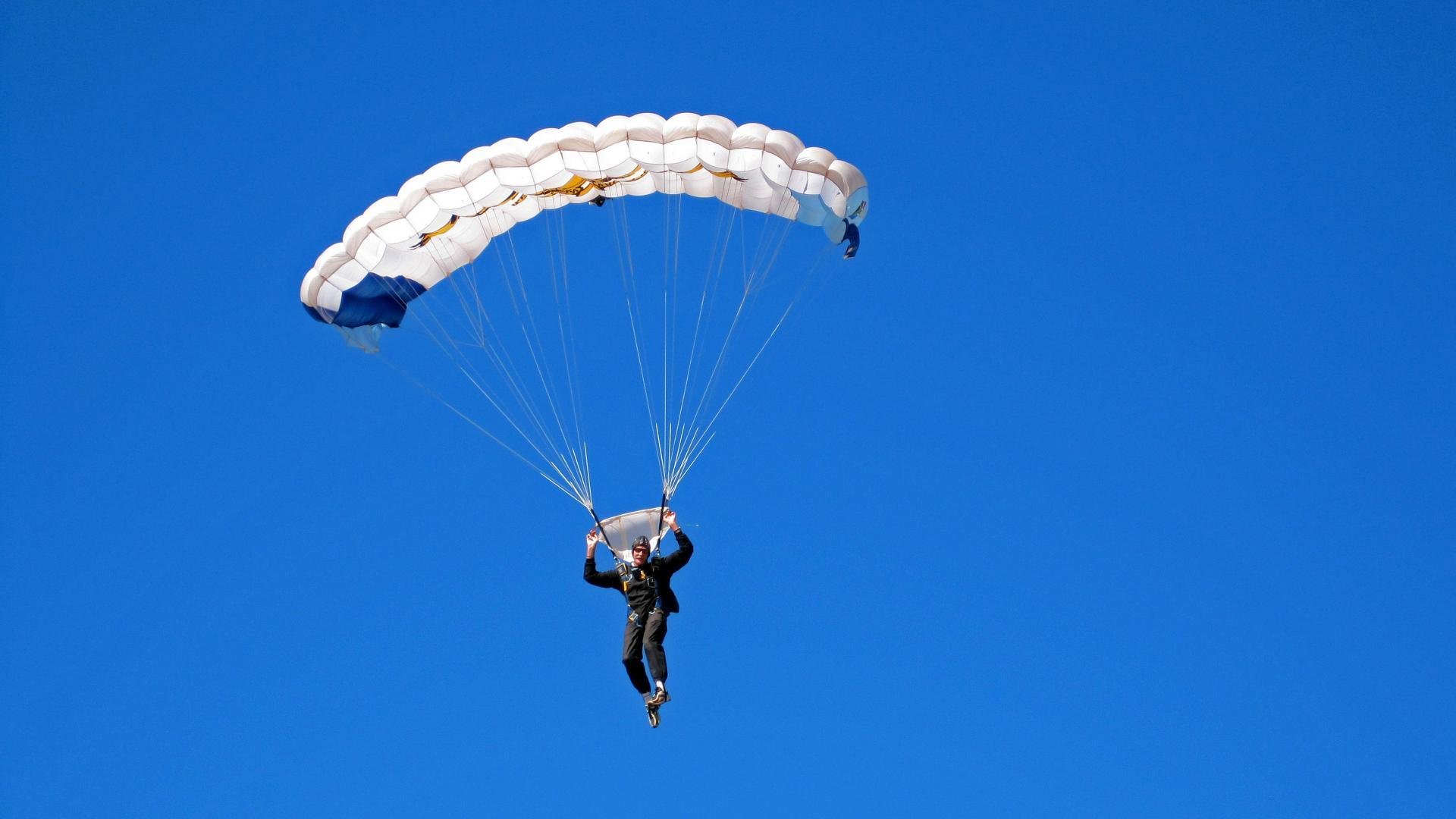 Karsa新星闪耀巴塞罗那，惊艳表现挺进下一轮，未来征程曙光初现，新星Karsa惊艳巴塞罗那，强势挺进下一轮