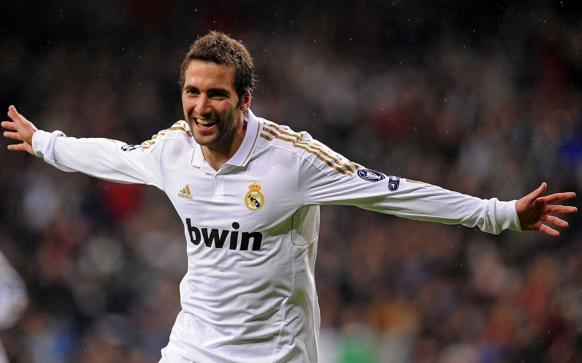 激战FPX分钟，当哈登的绝杀、纳达尔的怒吼与水晶爆炸同时发生，当绝杀、怒吼与爆炸同频，三重巅峰的瞬间交汇